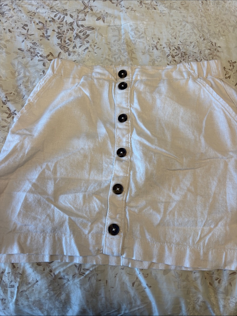 Women’s Button-Front Cream Skort
